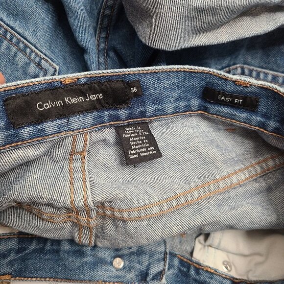 Calvin Klein Mom High Rise Cuffed Jean Shorts - Picture 4 of 7